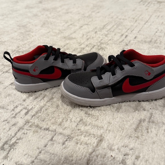 Jordan AJ 1 Low ALT (Toddler Size 10c) - Never Worn - Picture 3 of 9